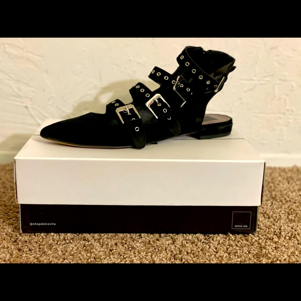 Flat 1in sandals